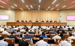 深入贯彻中央八项规定精神 不断将作风建设引向深入 全区领导干部警示教育会举行
