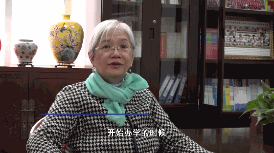 151318u4utj7m85xd1067t.gif