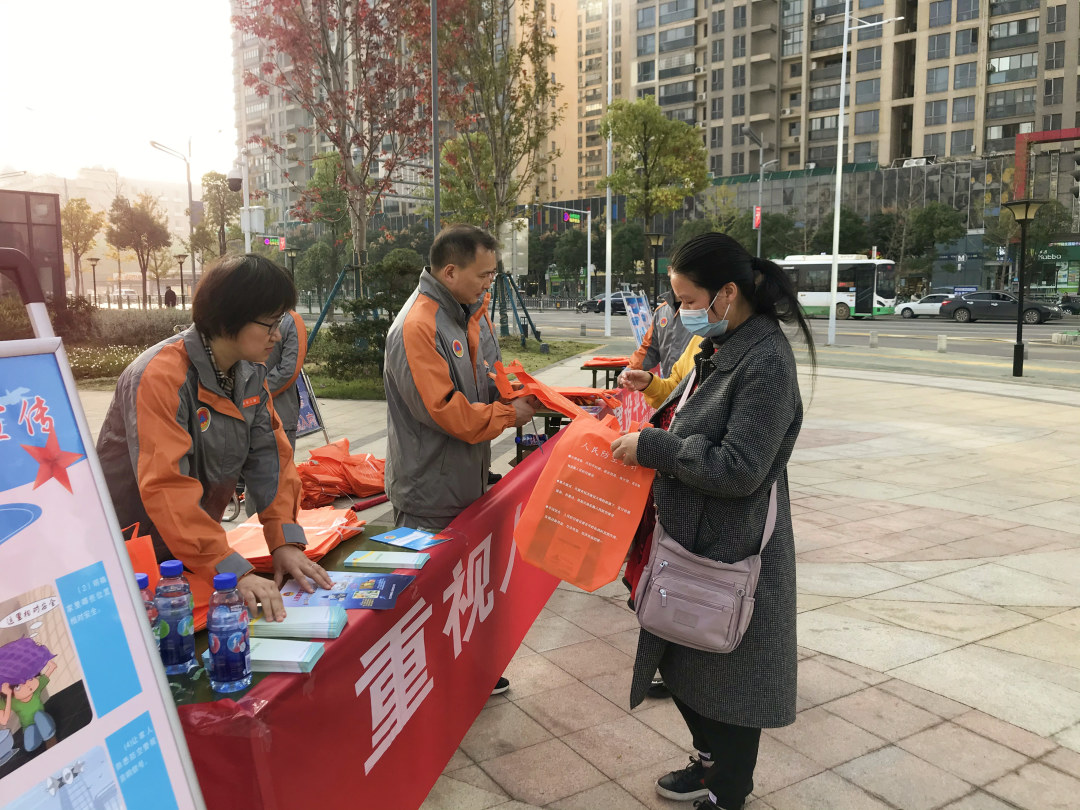 172412jgmf5g6m11bf9aa6.jpg