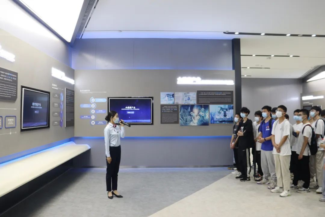 150843zy8eyem33amhuk6m.jpg