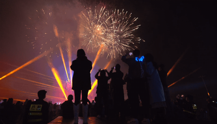 205136uiee3cgnnw37cwkw.gif