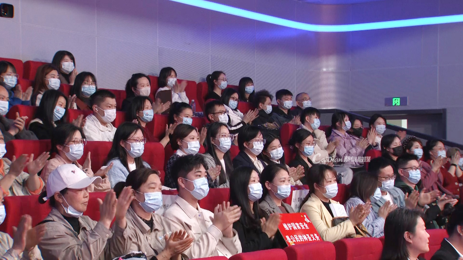 203914cgv8edevm8b3x9m9.jpg