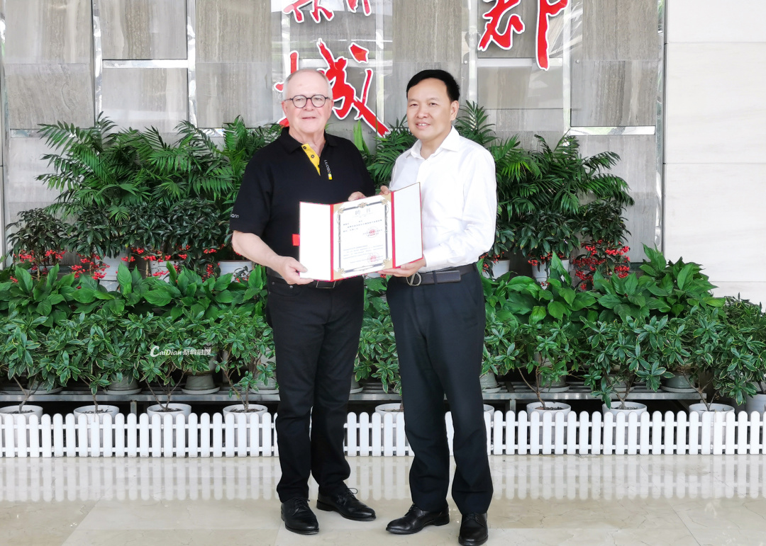 221036bev3aa844punu1a2.jpg