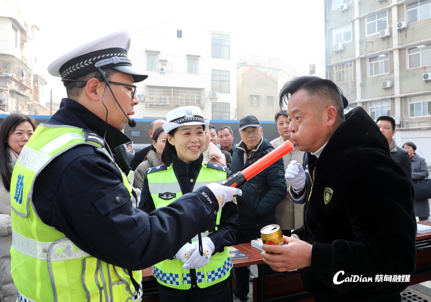 160551wfccdhba2c1fbtva.jpg