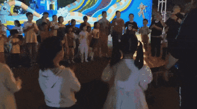 201203on1xcaek0mcrxull.gif