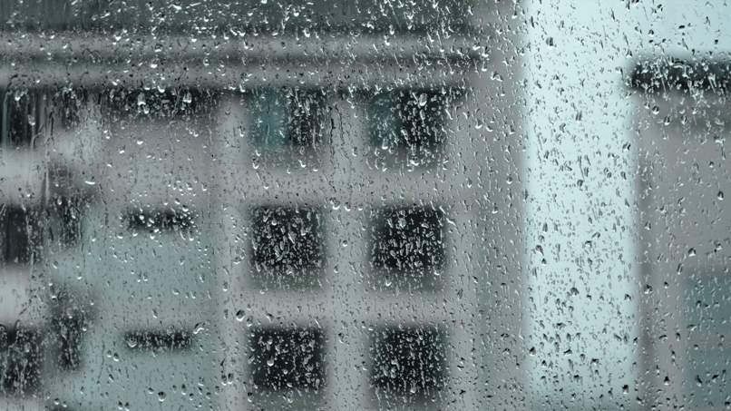 千库网_雨滴和窗摄影图_摄影图编号58319.jpg