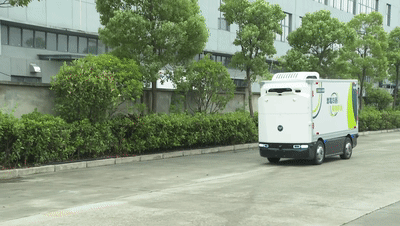 111209zff3pii0wrkn3r3r.gif